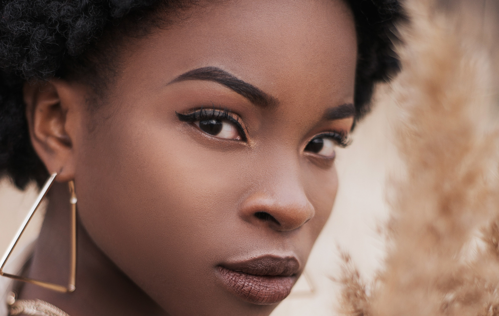 LA DÉPIGMENTATION DE LA PEAU : UNE PRATIQUE DANGEREUSE POUR LA SANTÉ